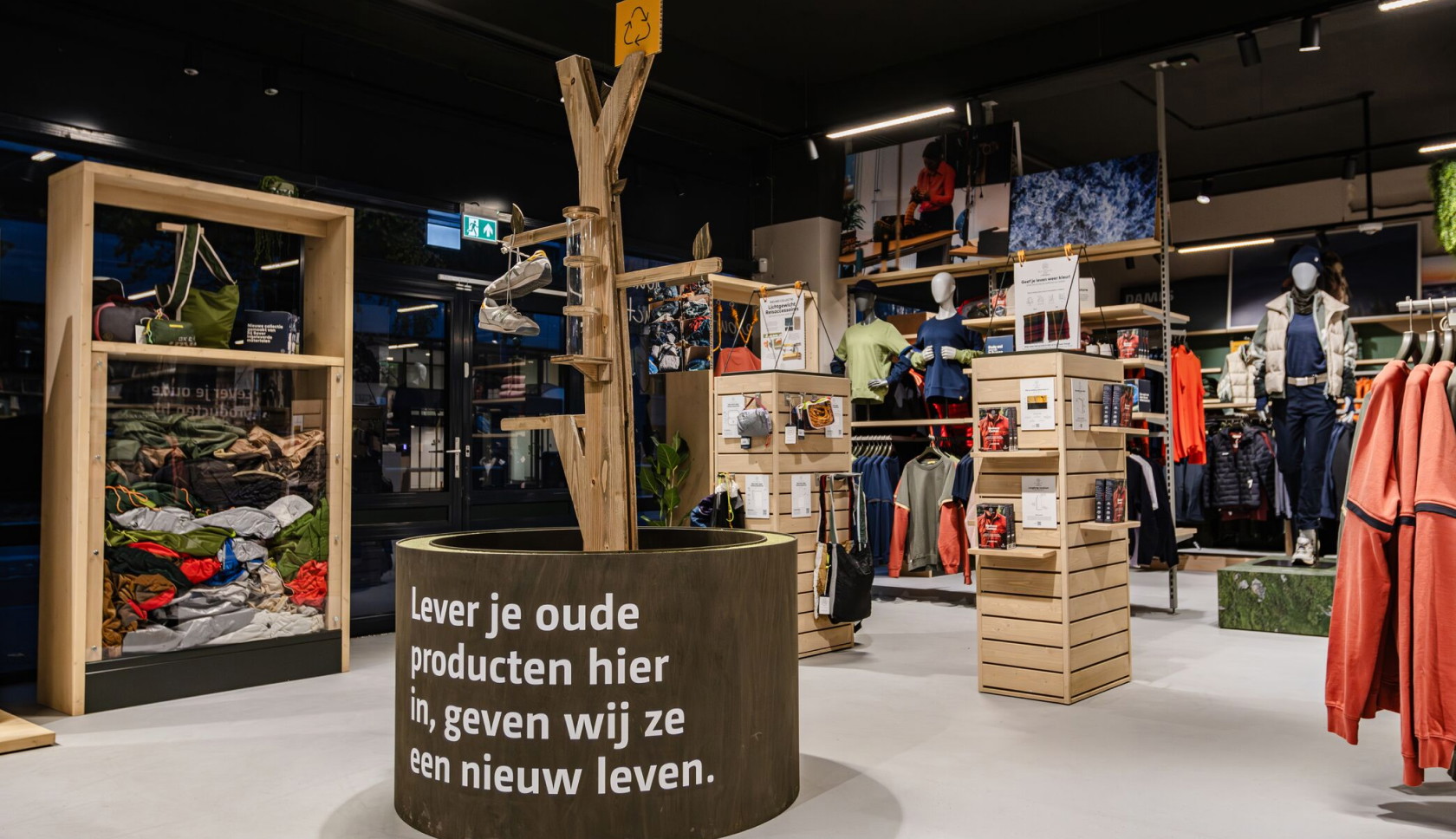 Buiten Gebruikt-inleverpunt in Bever-winkel