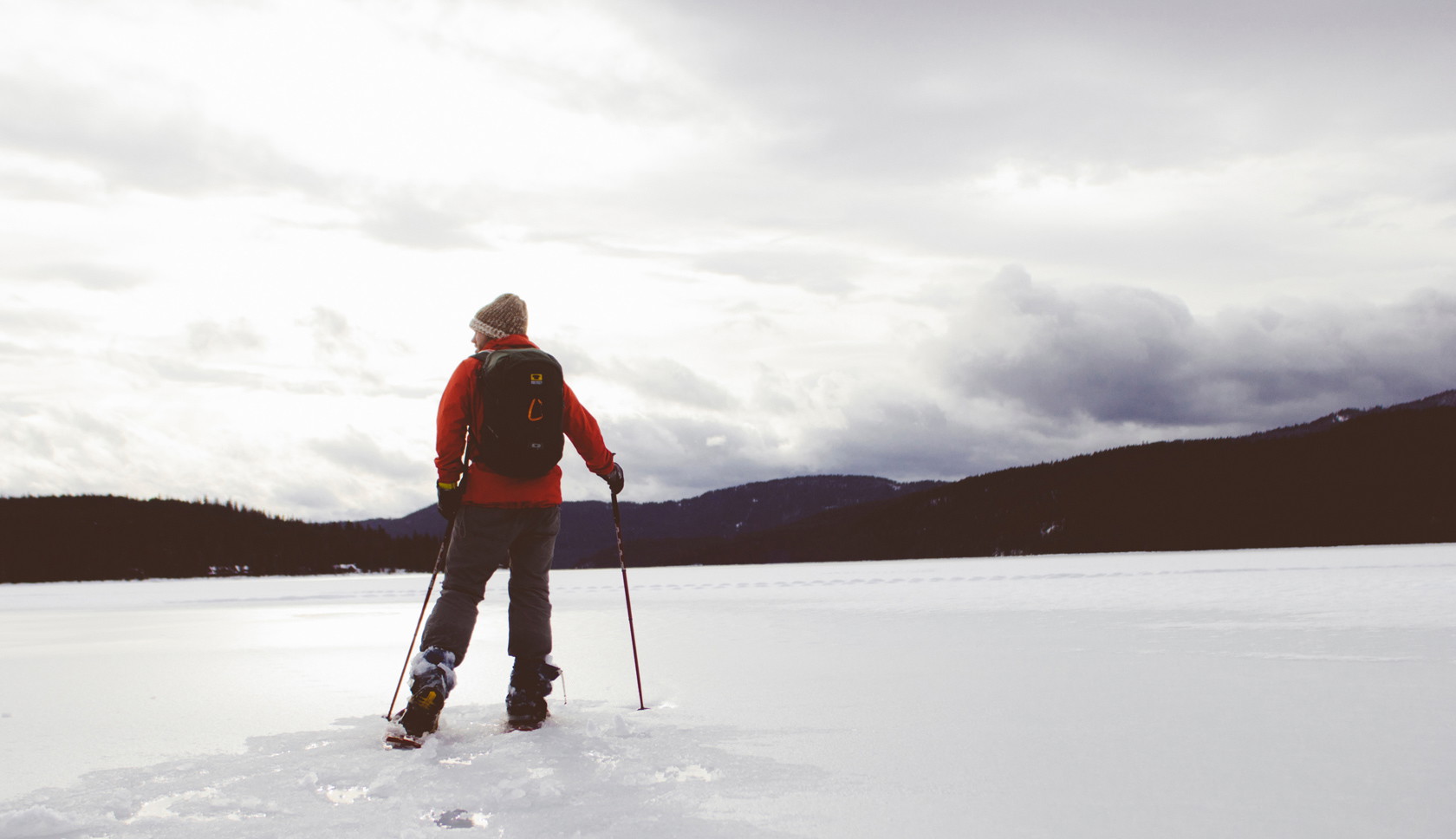 man op lege piste 