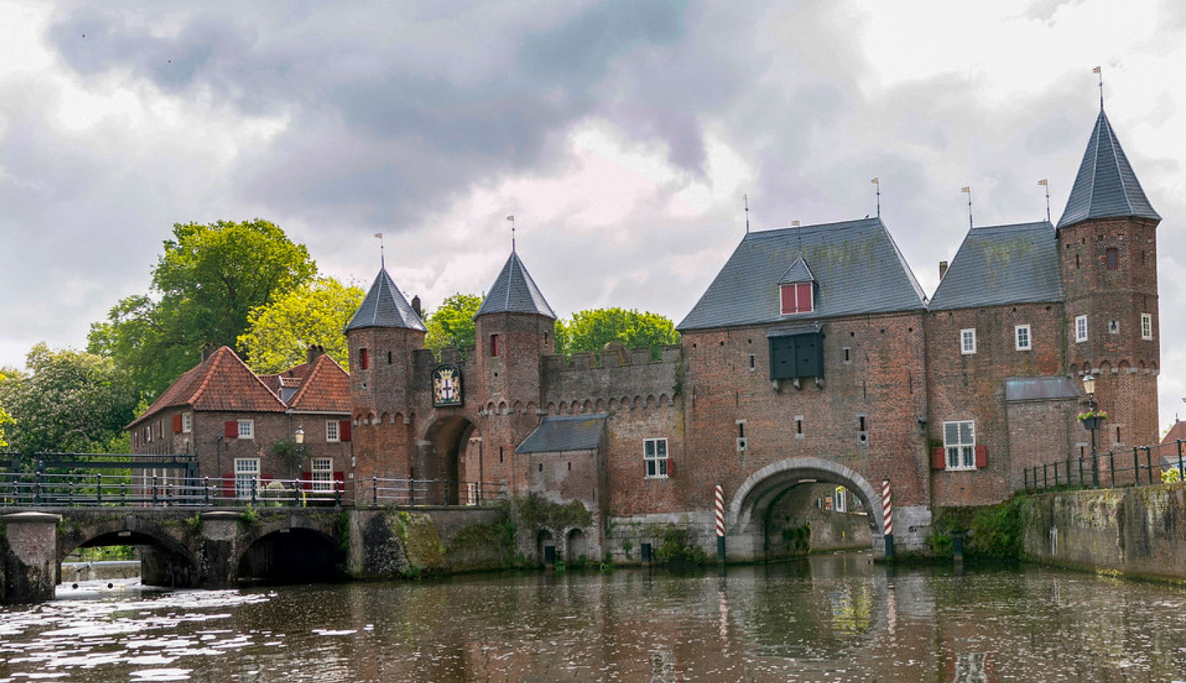 De Koppelpoort is een onmisbare stop tijdens je stadswandeling in Amersfoort