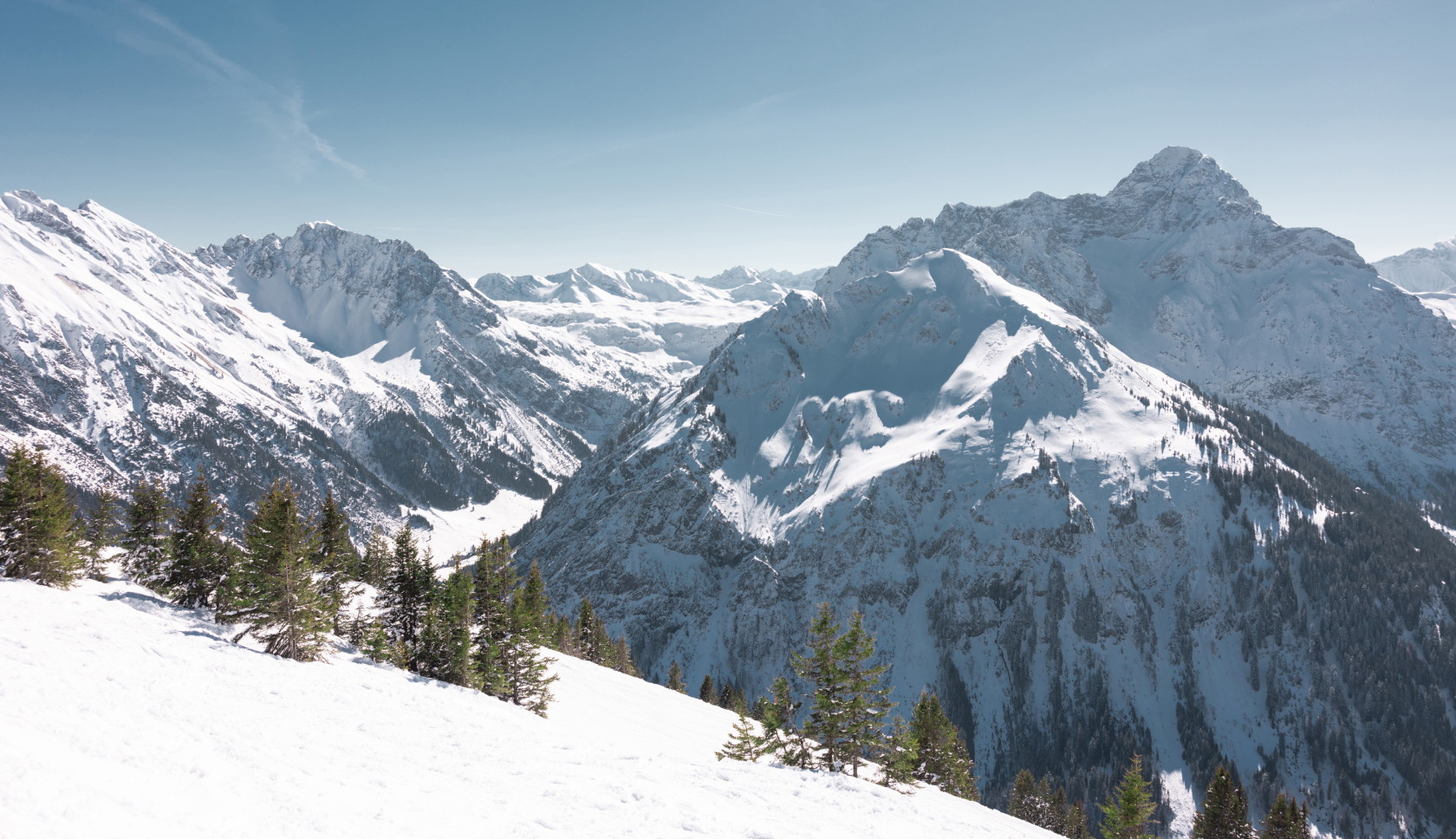 besneeuwde bergen